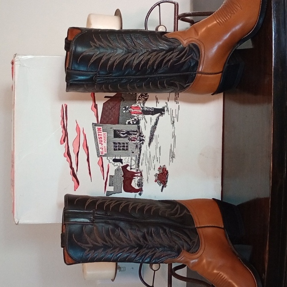 Vintage Justin boots EUC from 1977 with original box. COLLECTABLE! - Picture 9 of 9